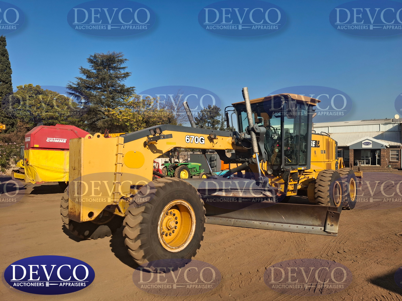 2017 As per Natis Bell 670G Motor Grader | Devco Auction