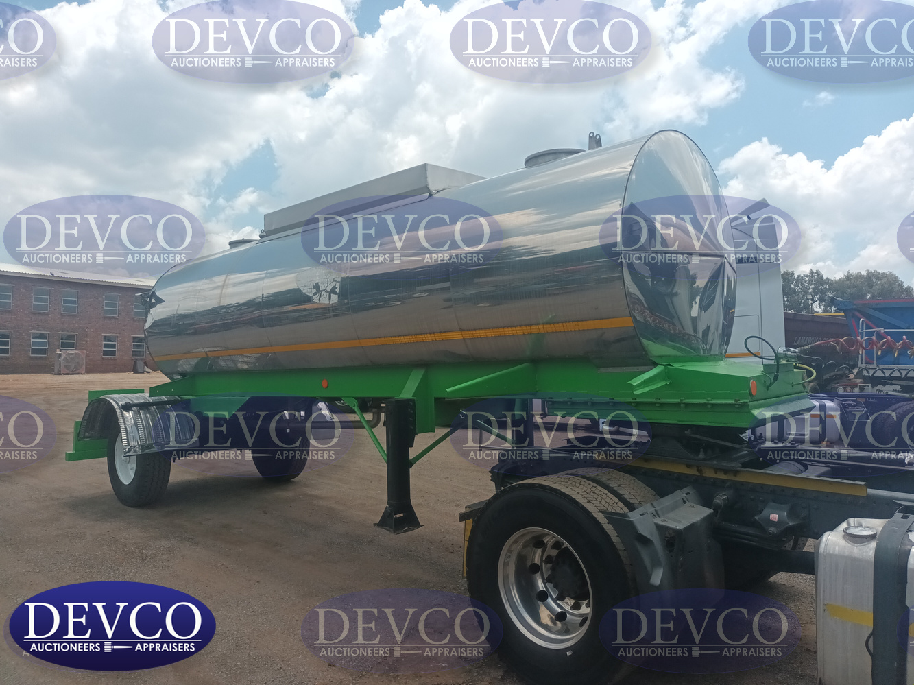 1981 10 000 Litre Single Axle Tanker Trailer (2 Compartments) | Devco ...
