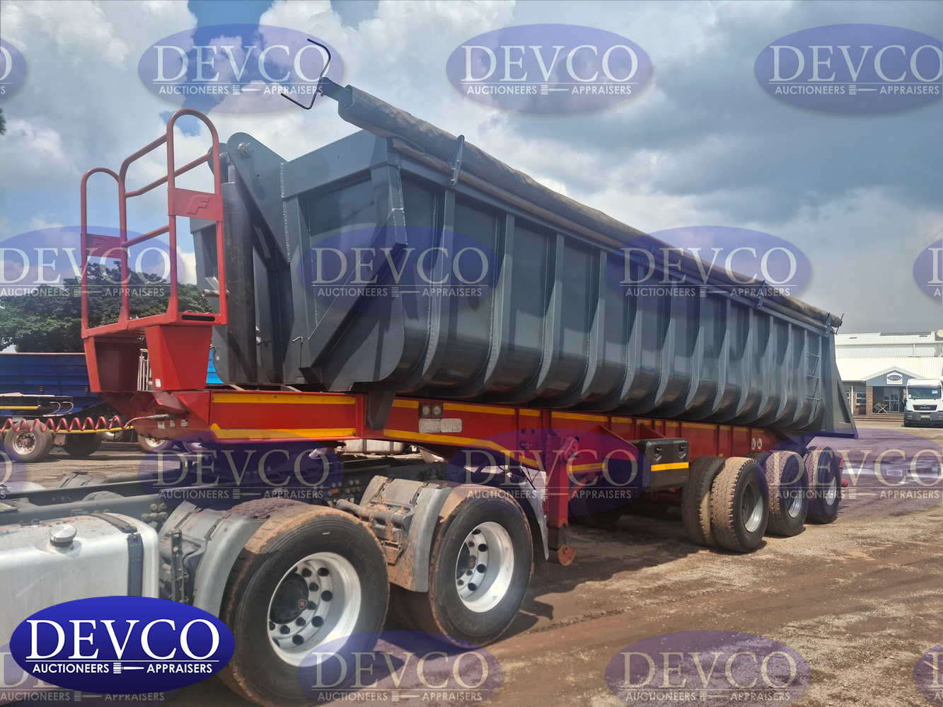 2022 Henred Fruehauf Tri Axle Sloper Trailer | Devco Auction