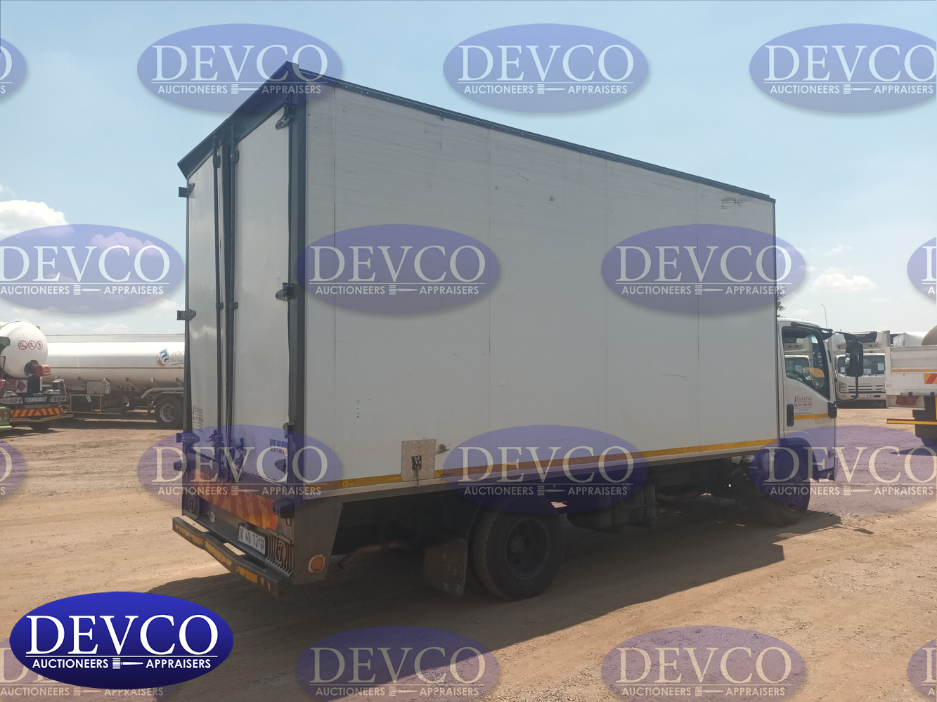 2020 Isuzu NPR400 Box Body Truck | Devco Auction